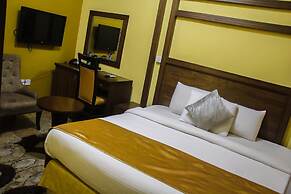 Banex Hotel and Suites