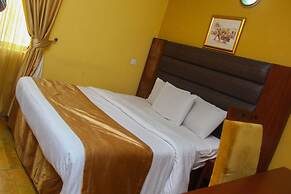 Banex Hotel and Suites