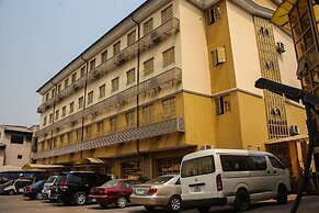 Banex Hotel and Suites