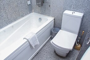 Banex Hotel and Suites