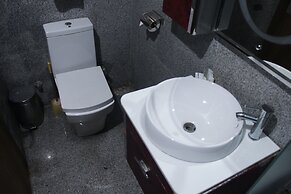 Banex Hotel and Suites