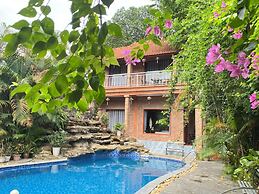 Ninh Binh Mountain View Homestay