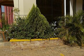 Rosaline Suites Hotel