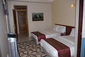Rosaline Suites Hotel