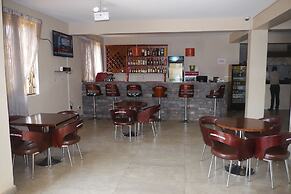 Rosaline Suites Hotel