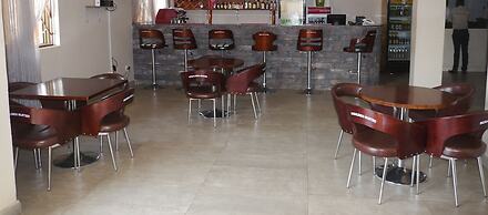 Rosaline Suites Hotel