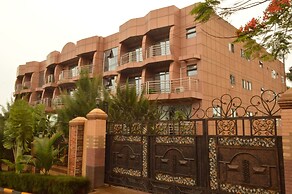 Super Paradise Hotel