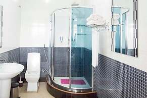 Super Paradise Hotel