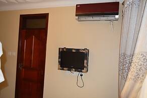 Super Paradise Hotel