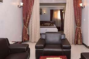 Super Paradise Hotel