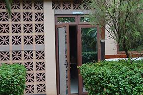 Super Paradise Hotel