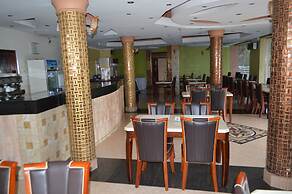 Super Paradise Hotel