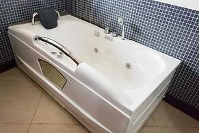 Super Paradise Hotel