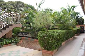 Super Paradise Hotel