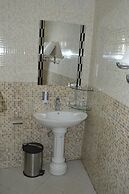 Super Paradise Hotel