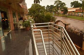 Super Paradise Hotel