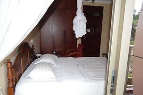 Super Paradise Hotel