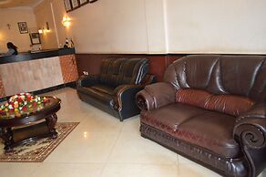 Super Paradise Hotel