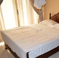 Super Paradise Hotel