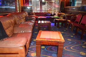 Super Paradise Hotel