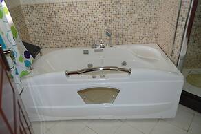 Super Paradise Hotel