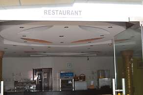 Super Paradise Hotel