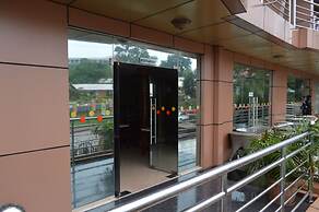 Super Paradise Hotel