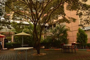 Super Paradise Hotel