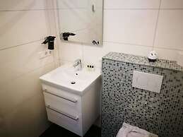 SHS Suite Home Sweet Strassen II