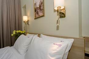 Summit Apart Hotel
