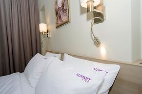 Summit Apart Hotel
