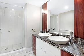 Chevron Renaissance - HR Surfers Paradise