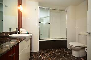 Chevron Renaissance - HR Surfers Paradise