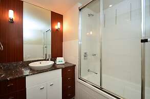Chevron Renaissance - HR Surfers Paradise