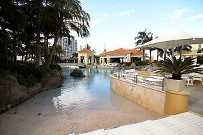 Chevron Renaissance - HR Surfers Paradise