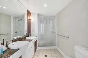 Chevron Renaissance - HR Surfers Paradise