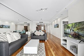 Chevron Renaissance - HR Surfers Paradise