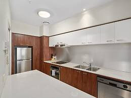 Chevron Renaissance - HR Surfers Paradise