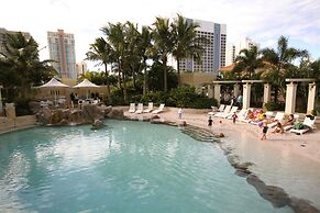 Chevron Renaissance - HR Surfers Paradise