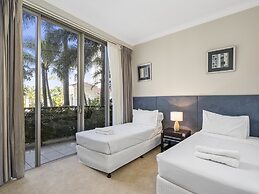 Chevron Renaissance - HR Surfers Paradise