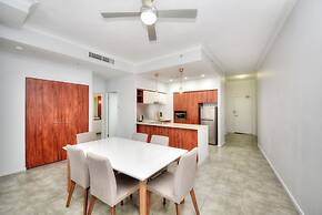 Chevron Renaissance - HR Surfers Paradise