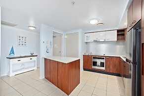 Chevron Renaissance - HR Surfers Paradise