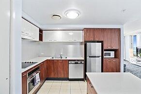 Chevron Renaissance - HR Surfers Paradise