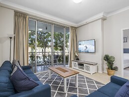 Chevron Renaissance - HR Surfers Paradise