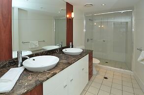 Chevron Renaissance - HR Surfers Paradise