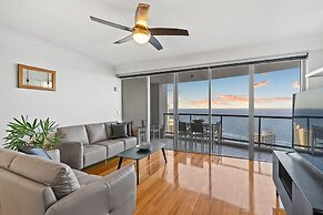Chevron Renaissance - HR Surfers Paradise