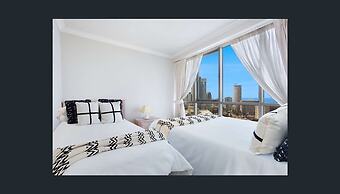 Chevron Renaissance - HR Surfers Paradise