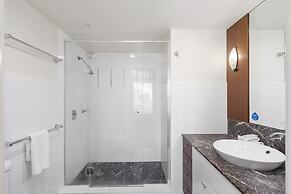 Chevron Renaissance - HR Surfers Paradise