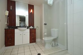 Chevron Renaissance - HR Surfers Paradise