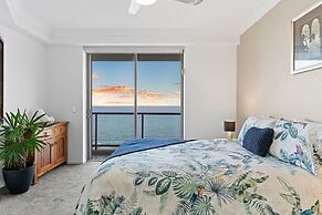 Chevron Renaissance - HR Surfers Paradise